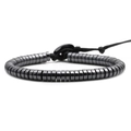 Poliertes schwarzes Hämatit-Zylinderperlenarmband mit verstellbarem Nylonband auf weißem Grund - Schwarze Zylindrische Perle Gewebter Stil / Schwarz C