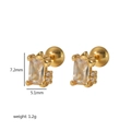 Makroaufnahme der 18k vergoldeten Ohrstecker mit Maßen 7,2mm x 5,1mm im Detail - Rechteckige Weiße CZ Ohrstecker (TE6440)