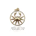 Dettaglio del ciondolo zodiacale Cancro dorato in smalto bianco con cristalli incastonati - Cancro (Smalto Bianco)