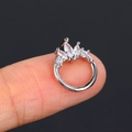 Anello da naso a corona in argento con zirconi scintillanti sulla punta del dito - Argento