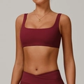 Burgunderrotes Sport-Set mit eckigem Ausschnitt BH und Cross-Waist Yoga-Leggings - S / Kirschrot