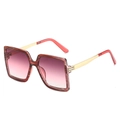 Lunettes de soleil carrées rétro avec monture effet bois et verres rouges dégradés - Monture Rouge Verres Gris Rouge