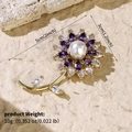 Goldene Weizenblüten-Brosche mit Perle und lila Edelsteinen, 5 cm Breite Größe - Violette Tränenblumen-Perlenbrosche (BRS-J413GCAI)