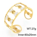 Bracciale rigido dorato in acciaio al titanio con motivi cuore e albero della vita - Oro (KB169387-KPD)