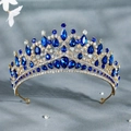 Barocke goldene Krone mit großen blauen Strasssteinen und funkelnden Kristallen - Vergoldet Blauer Zirkonia