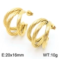 Detail van gouden gedraaide C-oorbellen met afmetingen 20x16mm en gewicht 10g - Goud