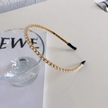 Elegant gold metal headband with row of white pearls and black protective rubber tips - Chain Pearls (Gold Chain Pearl)