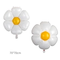 Set of 70x70cm white daisy flower foil balloons with yellow centers for party decor - Medium Daisy