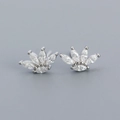 Orecchini a lobo in argento a forma di loto con zirconi taglio marquise - Argento 925 / Oro Bianco