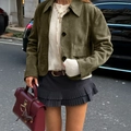Women's green suede cropped jacket with buttons and flap pockets in street style look - S / Army Green