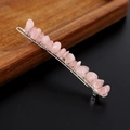 Pasador de pelo con cristales naturales rosas y base plateada en bandeja madera - Cuarzo rosa con clip plateado