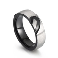 Koppelring van titaniumstaal met half hart-ontwerp en geborstelde afwerking - US 7 / Heren Zilver Zwart Puzzel Hart Ring (KR47378-K)