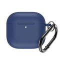 Detail van de donkerblauwe siliconen hoes voor AirPods 4 met zwarte karabijnhaak en LED-gat - Donkerblauw