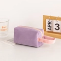 Grande borsa per cosmetici in velluto a coste viola con manico rosa e zip gialla - Viola