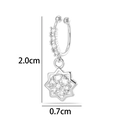 Clip d'oreille argenté avec pendentif étoile et zircons scintillants, taille 2,0 cm - Forme d'étoile (2624-12#) / Argent
