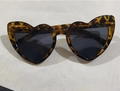 Fashionable heart-shaped sunglasses with leopard print frame and dark lenses - Leopard / Grey Lenses