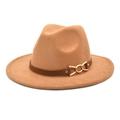 Close-up of camel fedora hat featuring a stylish matte band with a gold metal chain buckle - M (56-58cm) / Camel