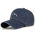 Berretto da baseball vintage blu scuro lavato con ricamo di montagna bianco - Regolabile / Blu navy