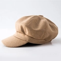 British style newsboy cap in light brown wool texture with structured eight-panel design - One Size / Woolen-Camel