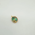 Colgante de gato ovalado chapado en oro 18k con concha de abulón y cristales finos - Gato-Dorado (Concha de Abulón)