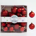 Dettaglio di 28 palline di Natale rosse opache e lucide con indicazione delle misure - Rosso