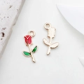 Rote Emaille-Rosenblüten-Anhänger aus Legierung mit grünen Blättern für DIY-Schmuck - Rose 9x18mm