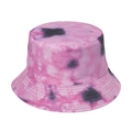 Dettaglio di cappello pescatore tie-dye rosa e nero con cuciture premium e tela di cotone - 58cm / Rosa