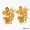 Orecchini a fiore pieghettati dorati in acciaio inossidabile elegante KDE2557 - Orecchini d'Oro (D2557)