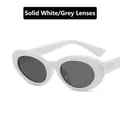 Lunettes de soleil ovales rétro avec monture blanche épaisse et verres gris foncé - Monture blanc plein verres gris