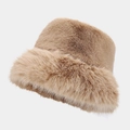 Detalle de la textura de piel de conejo sintética de este gorro de pescador de felpa caqui - M (56-58cm) / Caqui