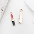 Lippenstift-Anhänger aus Metall mit rotem und schwarzem Emaille für DIY-Schmuckstücke - Lippenstift 4x19mm