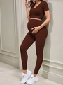 Chocoladebruine naadloze zwangerschaps yoga set met korte mouwen top en hoge taille broek - S / Donker Koffie