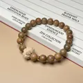 Bracelet en bois de santal et palissandre avec breloque lotus sculptée et perles d'or - Santal Vert Perles Rondes 8mm*22 Perles (Style Lotus)