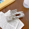 Molla per capelli quadrata in acetato con motivo marmo grigio su scrivania sobria - 10.5cm / Crema Mocha