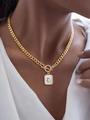 Collana a catena cubana dorata con pendente rettangolare in madreperla e chiusura a T - NZ1805-Collana Conchiglia Rettangolare / Oro