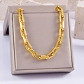 Punk-Stil dicke goldene Gliederkette aus Edelstahl auf einer Schmuckschatulle präsentiert - Stil 2-Geometrische Industriekette