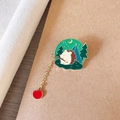 Broche hérisson mignonne en métal avec chaîne dorée et pendentif pomme rouge - Hérisson pêchant une pomme