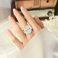 Retro-Ring aus Titanstahl mit ovaler geometrischer Oberfläche und verstellbarem Band - Größe 7 (Verstellbar) / Stahlfarbe