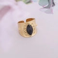 Vintage-Goldring aus Edelstahl mit ovalem schwarzem Stein und verzierten Filigranmustern - Einstellbar Offen