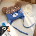 Berretto in maglia blu e marrone per bambini con orsetto e pompon di peluche - Orso Cammello
