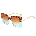 Fashion oversized square sunglasses with tortoiseshell and blue frame and pearl temples - Leopard Green Splicing Frame Tea Lens