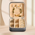 Portagioie portatile grigio con fodera in velluto beige e chiusura a zip per viaggi - 10*10*5cm / Grigio Scuro - Trama a Griglia