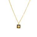 Collar bañado en oro de 18K con colgante cuadrado de esmalte azul y diseño de concha - Dorado (B506)