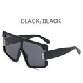 Oversized vierkante zonnebril met zwart montuur en grijze glazen en gouden details - Zwart Frame Zwart Grijze Glazen
