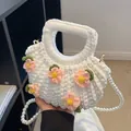 Handgefertigte Häkel-Gardenia-Tasche mit rosa Blumen und Perlen-Schultergurt - Material-Set / Feenweiß