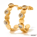 Goldene C-förmige Edelstahl-Ohrreifen mit mikro-gefassten Zirkonia-Steinen - Gold + Weißer Zirkon (KDE560)