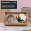 Amber glass scented candle gift set with embossed lid and dried flowers decor - Green Embroidery