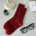 Calze in cotone rosso scuro a trecce con grazioso fiocco nero ricamato a lato - Taglia unica / Rosso
