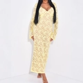 Sexy gelbes Y2K Maxi-Spitzenkleid mit langen Ärmeln und V-Ausschnitt für Damen - S / Gelb