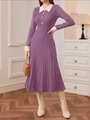 Elegantes lila Strickkleid mit weißem Kragen, Plissee-Rock und hoher Taille für Damen - S / Violett
